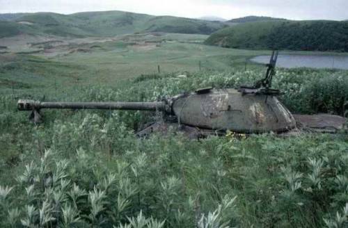 Пушки_танка_Т-34-85_на-Китайской границе
